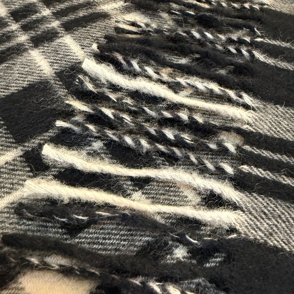 FRAAS Black & White Wool Plaid Scarf 🇩🇪 – NWT - Picture 11 of 11